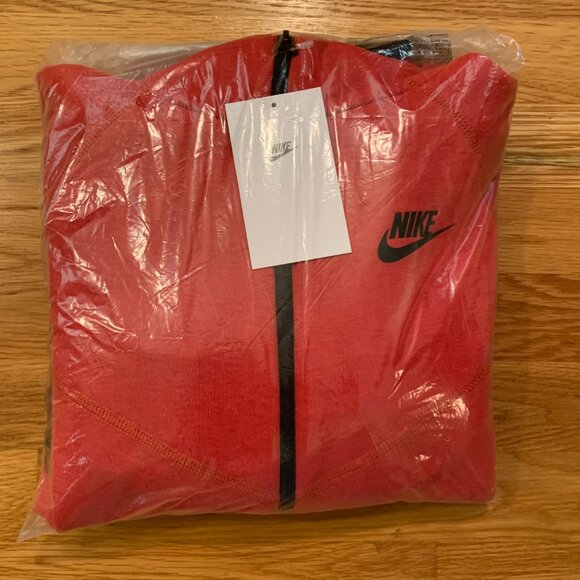 NWT Nike Tech Fleece Full-Zip Hoodie Kids LARGE Red - Picture 13 of 14